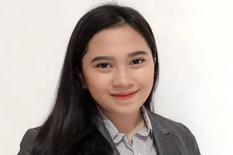 Sosok Yolanda Assyar, mahasiswi FH UNSUR yang dituding jadi pelakor. (X)