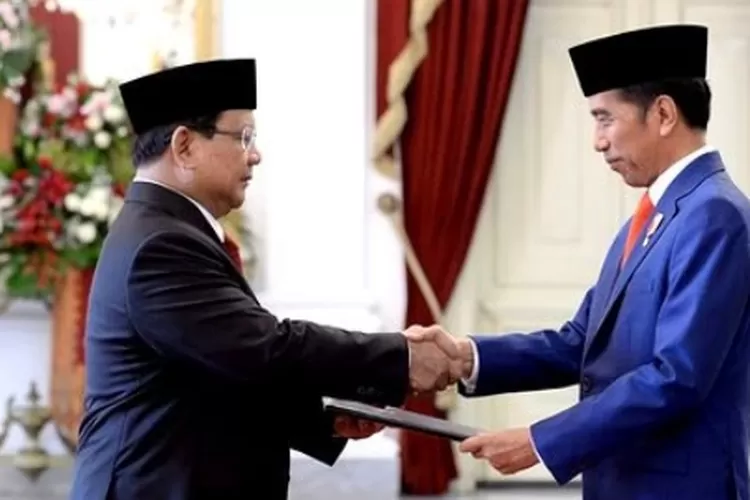 2 Keputusan Berani Prabowo Subianto Dinilai Nabok Pipi Jokowi Secara Langsung, Salah Satunya Pilih Pindad Ketimbang Esemka (Instagram @prabowo)