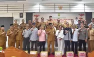 Walikota Tanjungpinang Bagikan 30 Paket Sembako Bantu Warga Tionghoa Rayakan Imlek