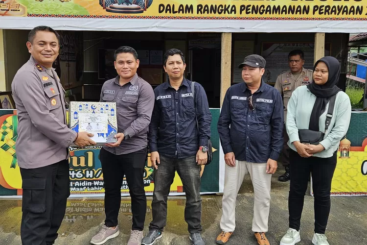 Polres&nbsp;Mura Berbagi Parsel Lebaran dengan wartawan (kalteng lima)