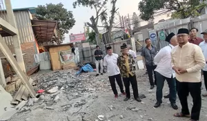 Imam Budi Hartono Tinjau Pembangunan Kelurahan Pangkalanjati Depok, Selesaikan Pekerjaan Harus Sesuai Jadwal