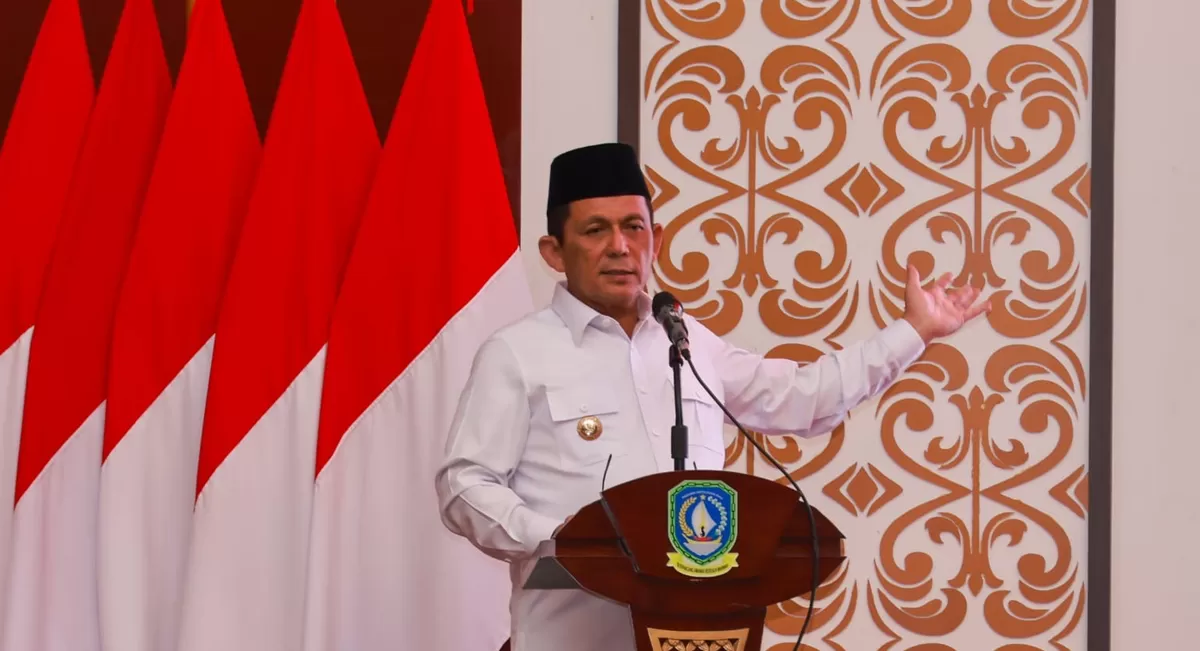 Gubernur Kepri Ansar Ahmad memberikan kata sambutan diacara pelantikan pengurus PW PERSIS Provinsi Kepri. (Foto:Diskominfo Kepri)