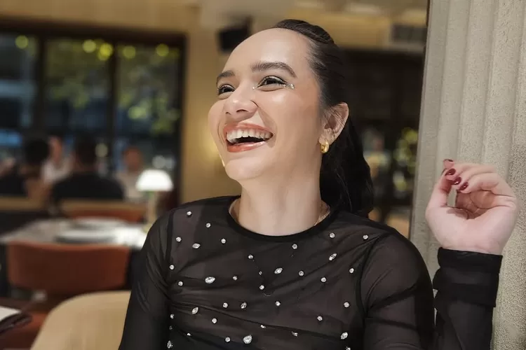 Putri Anne kembali diminta untuk kembali dengan Arya Saloka (Foto: Gorajuara/ Instagram/ @anneofficial1990)