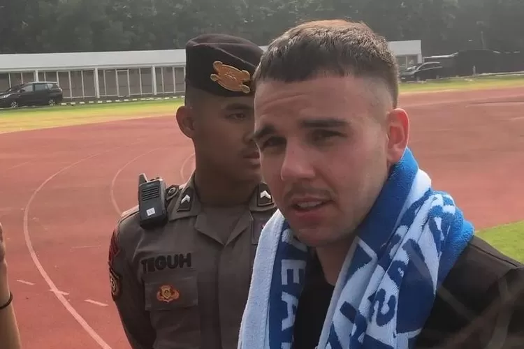 Calon pemain Indonesia Calvin Verdonk saat mengikuti latihan bersama timnas Indonesia di Stadion Madya Gelora Bung Karno (GBK), Jakarta, Jumat pagi (31/5/2024). (Antara)