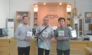Wartawan Senior Tasman Banto Donasikan Buku Karyanya untuk Dua Sekolah di Palu