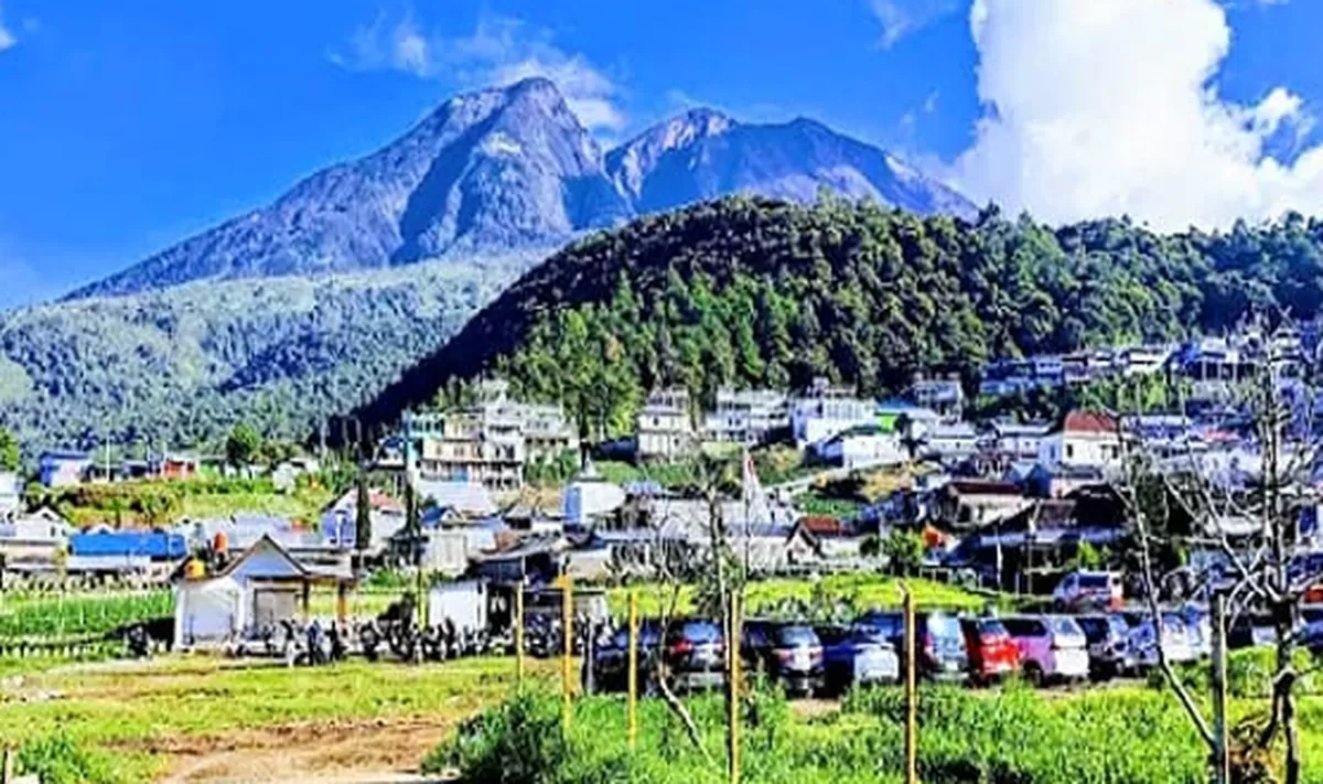 Desa Tlogo Dringo Gondosuli Tawangmangu menawarkan panorama pegunungan hijau sejuk menyerupai Swiss. (YouTube Langit Pedesaan)