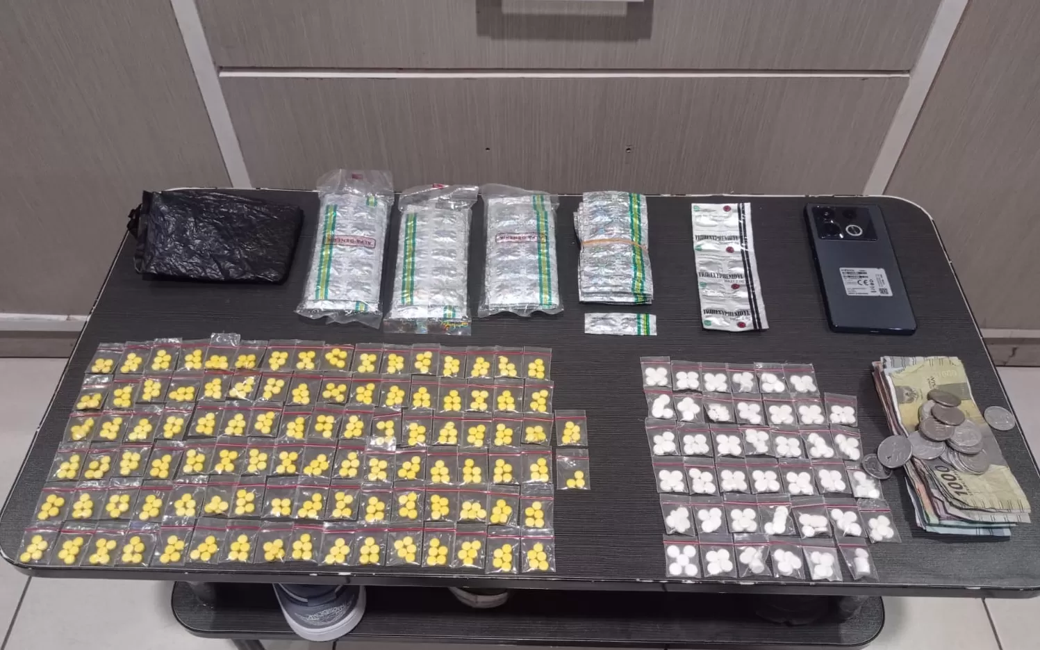 Barang bukti Tramadol dan Hexymer (Isep Panji)