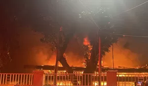 Kebakaran Hebat Hanguskan 600 Kios Pasar Taman Puring Jakarta, 35 Mobil Damkar Dikerahkan