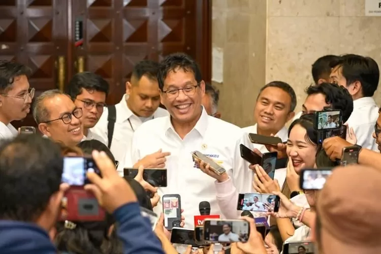 Menkeu Purbaya Yudhi Sadewa saat menjawab pertanyaan wartawan seusai rapat kerja bersama Komisi XI DPR RI (Instagram/@menkeuri)