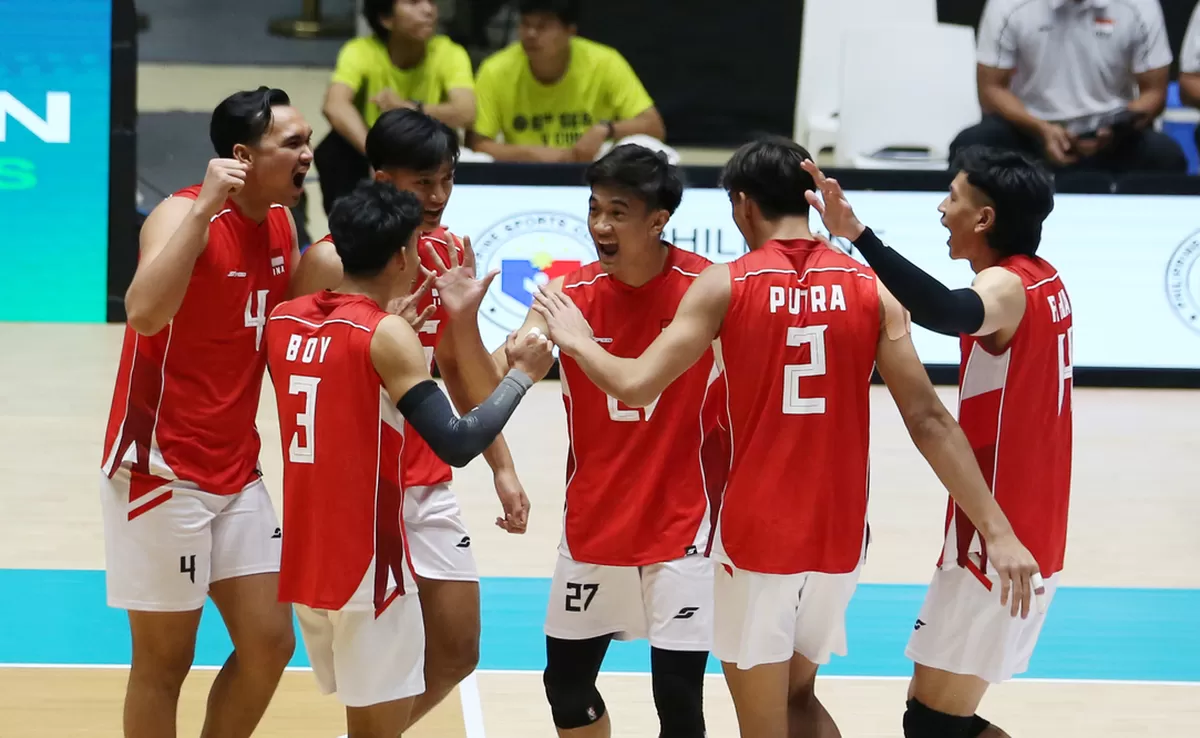 Timnas Voli Indonesia merayakan kemenangan atas Filipina di lanjutan penyisihan grup SEA V League 2026, di Cardon City, Jumat, 17 Juli 2026.