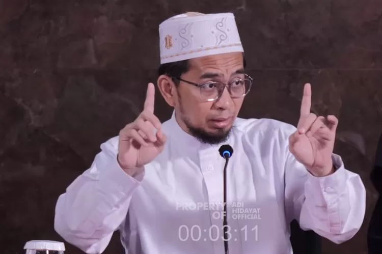 amalan yang dapat membantu menghilangkan keluh kesah dan mendatangkan ketenangan (Tangkapan Layar YouTube Adi Hidayat Official)