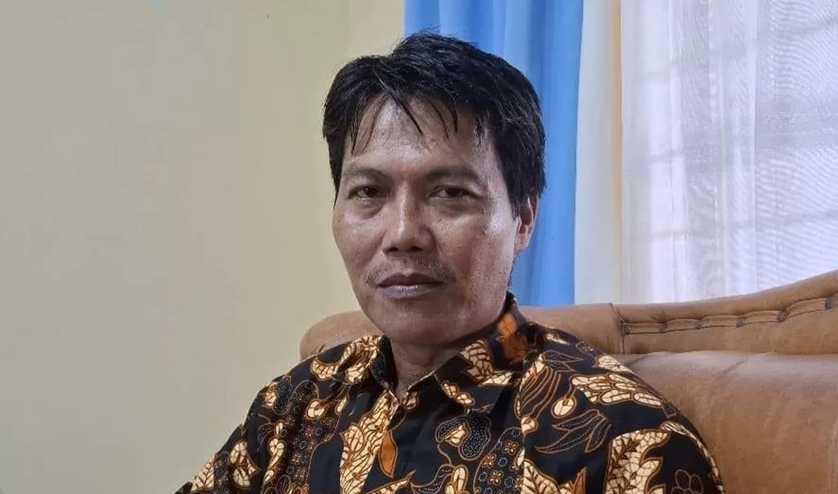 Kacab Disdik Provinsi Kepri wilayah Natuna, Sutomo.