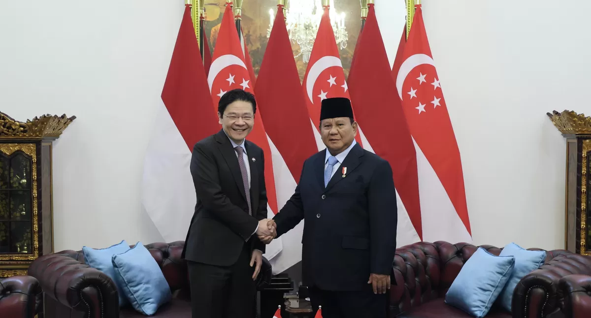 Presiden Republik Indonesia (RI) Prabowo Subianto menggelar pertemuan dengan Perdana Menteri Singapura Lawrence Wong dalam forum Leaders Retreat di Istana Merdeka, Jakarta, Senin (6/7/2026). (Kalimantansatu.com/Dok. Bakom RI)