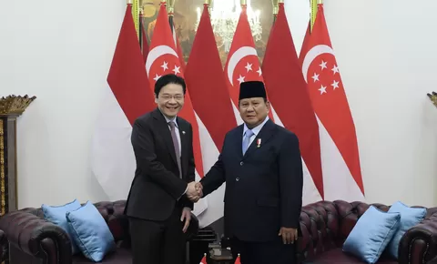 Presiden Prabowo Bahas Isu Global Bersama PM Singapura Lawrence Wong, Tegaskan Sikap ASEAN Utamakan Diplomasi