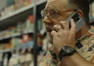 Bintang Russell Crowe Memakai Jam Tangan G-Shock MR-G di Film 'Land of Bad' Intip Penampakannya