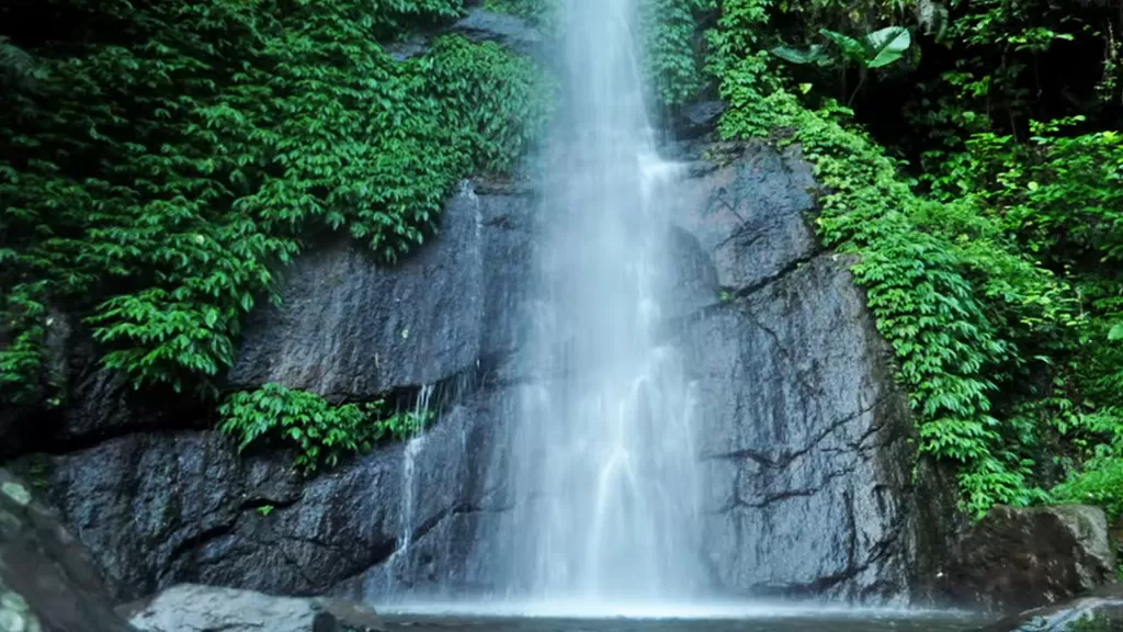 Menemukan Keindahan Tersembunyi di Air Terjun Umbul Songo, Surga ...