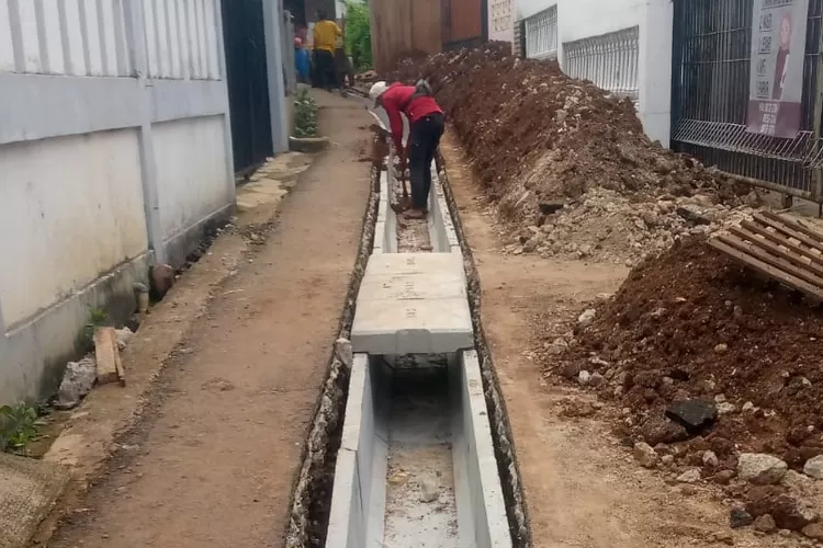 INFRASTRUKTUR : Salah satu pembangunan fisik 2025 di wilayah Kelurahan Pondok Cina, Kecamatan Beji, Kota Depok, beberapa waktu lalu. (ISTIMEWA)