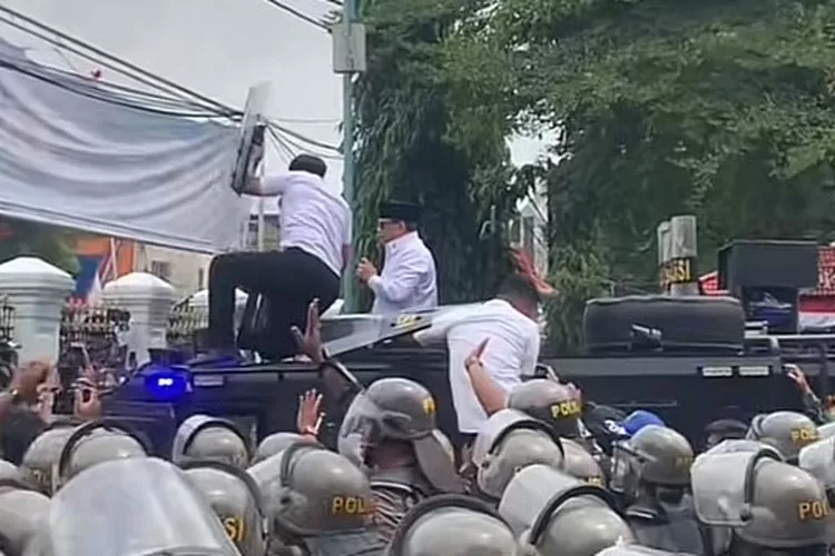 Bupati Pati, Sudewo saat menghadap ribuan demonstran. (TikTok @asyharali)