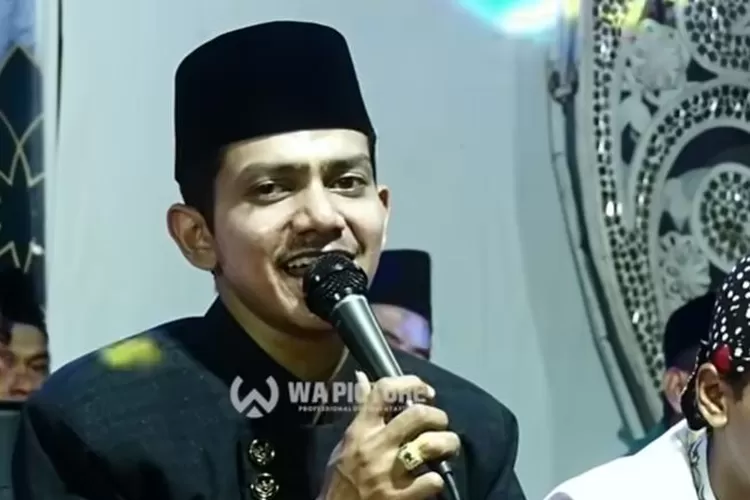 BERKELAS ! Lirik Qasidah Nabi Muhammad Mataharinya Dunia Versi Habib ...