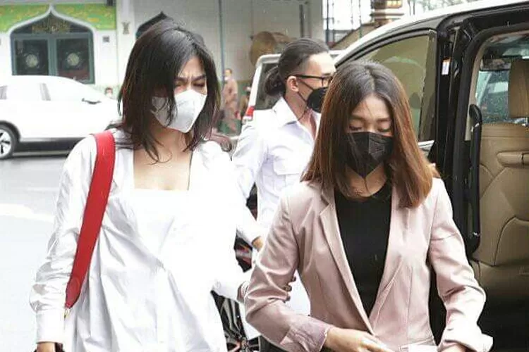 Chandrika Cika (Mia Armiati https://web.whatsapp.com/)