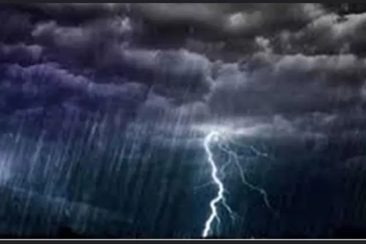 Ilustrasi Hujan , Petir disertai Angin Kencang (Ist)