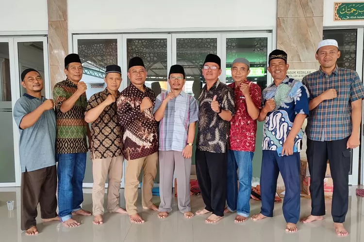 Pemilihan Ketua DKM Masjid Al-Mubarok di Perumahan Pamulang Village RT3/16 Kelurahan Pondok Petir, Bojongsari, Kota Depok, Minggu (16/2). (RISKY DWI LESTARI/RADAR DEPOK)