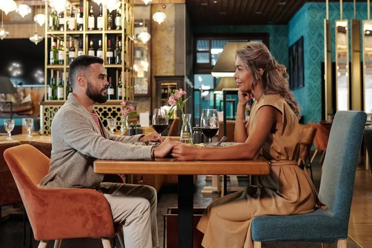 Ilustrasi ramalan cinta dan karir zodiak Aries dan Taurus yang berlaku besok Jumat 31 Januari 2025 (Pexels/Jep Gambardella)