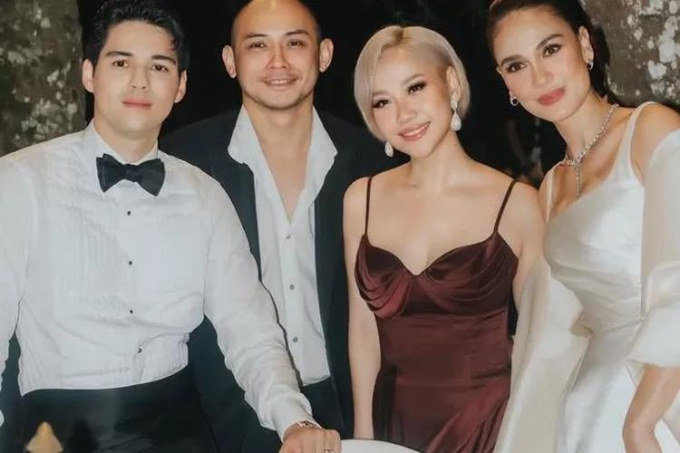 Bunga Citra Lestari dan Tiko Aryawardhana di acara resepsi kedua Luna Maya dan Maxime Bouttier