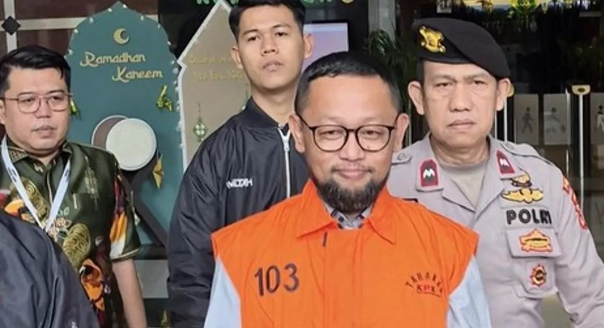 Mantan Stafsus Menag Yaqut Cholil Qoumas, Ishfah Abidal Aziz  alias Gus Alex saat ditahan KPK dalam kasus perkara dugaan korupsi kuota haji./net 