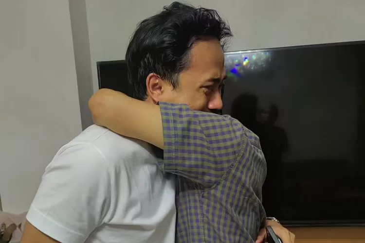 Keluarga Ira Puspadewi terharu usai mendengar kabar Prabowo Subianto memberi rehabilitasi kepada mantan Dirut ASDP (Foto: Gorajuara/ Instagram/ @agungpamujo)