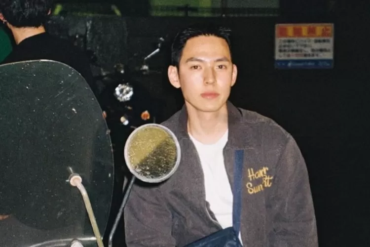 Profil Kang Hyung Seok (Foto: Gorajuara.com / Instagram @kanghyungsuk_)