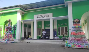 Unik, Siswa SMK di Bondowoso ini Hadirkan Gunungan Raksasa di Peringatan Maulid Nabi
