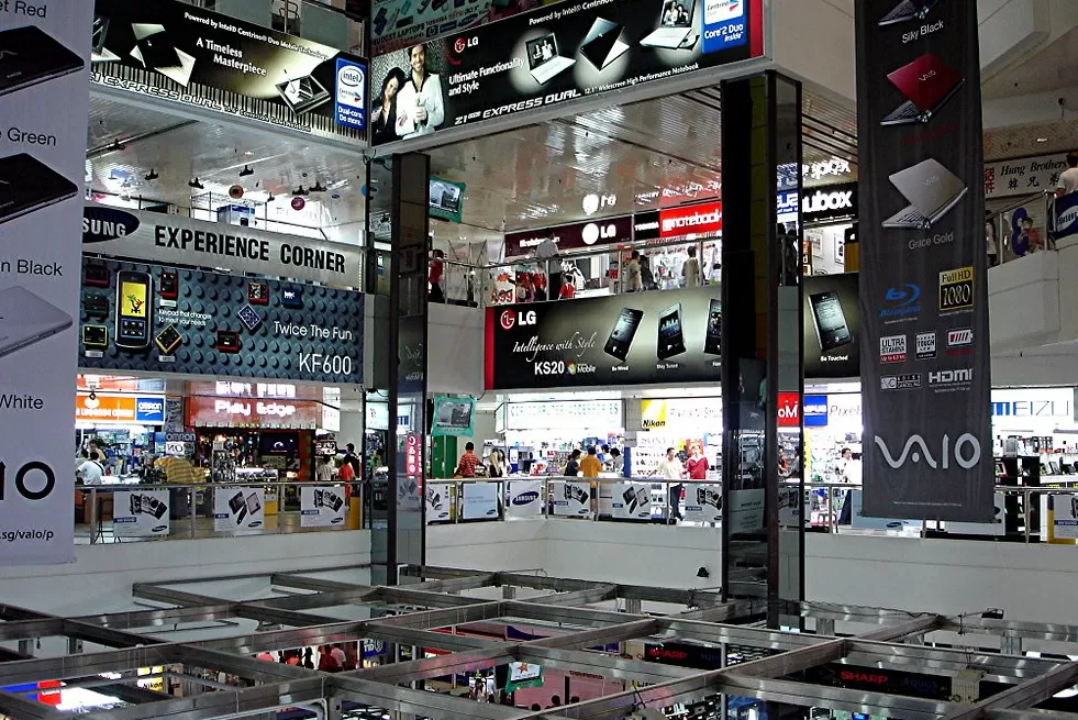 Sim Lim Square, Singapura, konsepnya mirip Mangga Dua dan ITC. Dalam satu bangunan, banyak konter barang.   (Tripadvisor/Murmel28)