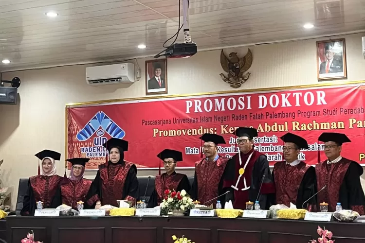 Promosi doktor Kms Ari Panji yang penuh haru namun memotivasi (Dok)