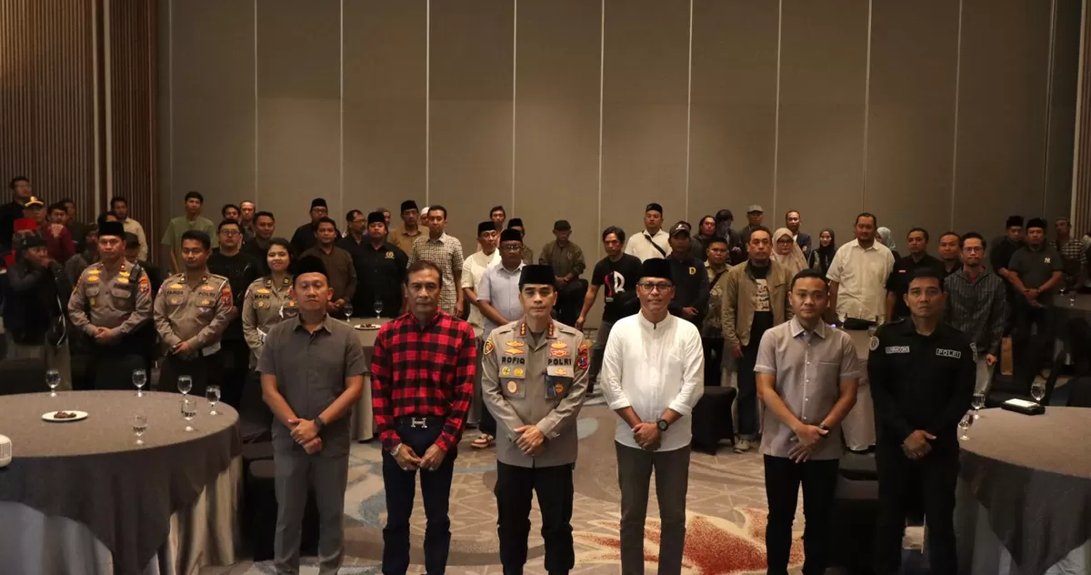 Polresta Banyuwangi menggelar kegiatan buka puasa bersama (bukber) insan pers serta santunan sebagai wujud silaturahmi dan penguatan sinergitas antara kepolisian dan media pada Selasa (3/3/2026) pukul 16.30 hingga selesai. (Kalimantansatu.com/Dok. IST)