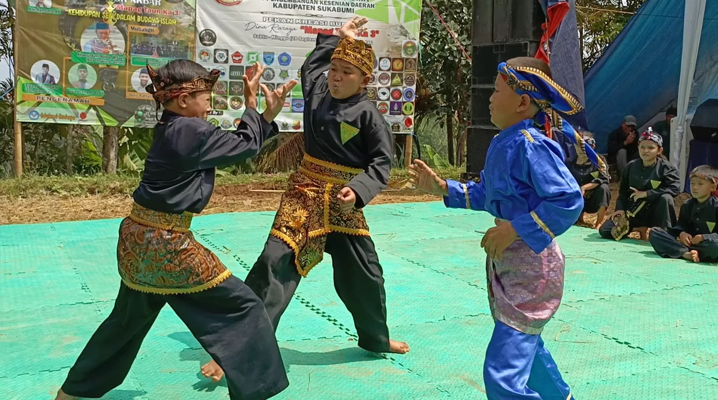 Pekan Kreasi Budaya Peringati Milangkala ke-3 Sanggar Seni Cengkok Wijayakusuma Nagrak Sukabumi  (Rapik Utama)