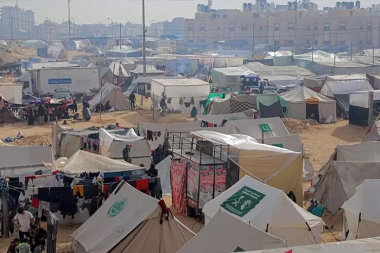 Tempat penampungan pengungsi warga Palestina di kota Rafah, Jalur Gaza selatan (8/12/2023).  (ANTARA/Xinhua/Rizek Abdeljawad)