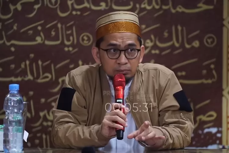 Ustaz Adi Hidayat ungkap tuntutan salat sunnah selama Ramada (Tangkapan Layar YouTube Adi Hidayat Official)