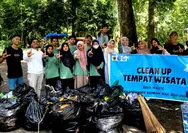 Mahasiswa KKN Unram Clean Up dan Buat Tempat Sampah dari Bambu Bekas di Tempat Wisata Reban Bela Lenek