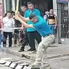 Viral! Petugas di China Musnahkan Timbangan Diduga Curang, Warganet Bandingkan dengan Indonesia
