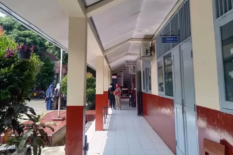 SEKOLAH : Suasana gedung SDN BEJI 5 di Jalan Halmahera, Beji, Kecamatan Beji, Kota Depok. (ANDIKA EKA/RADAR DEPOK)