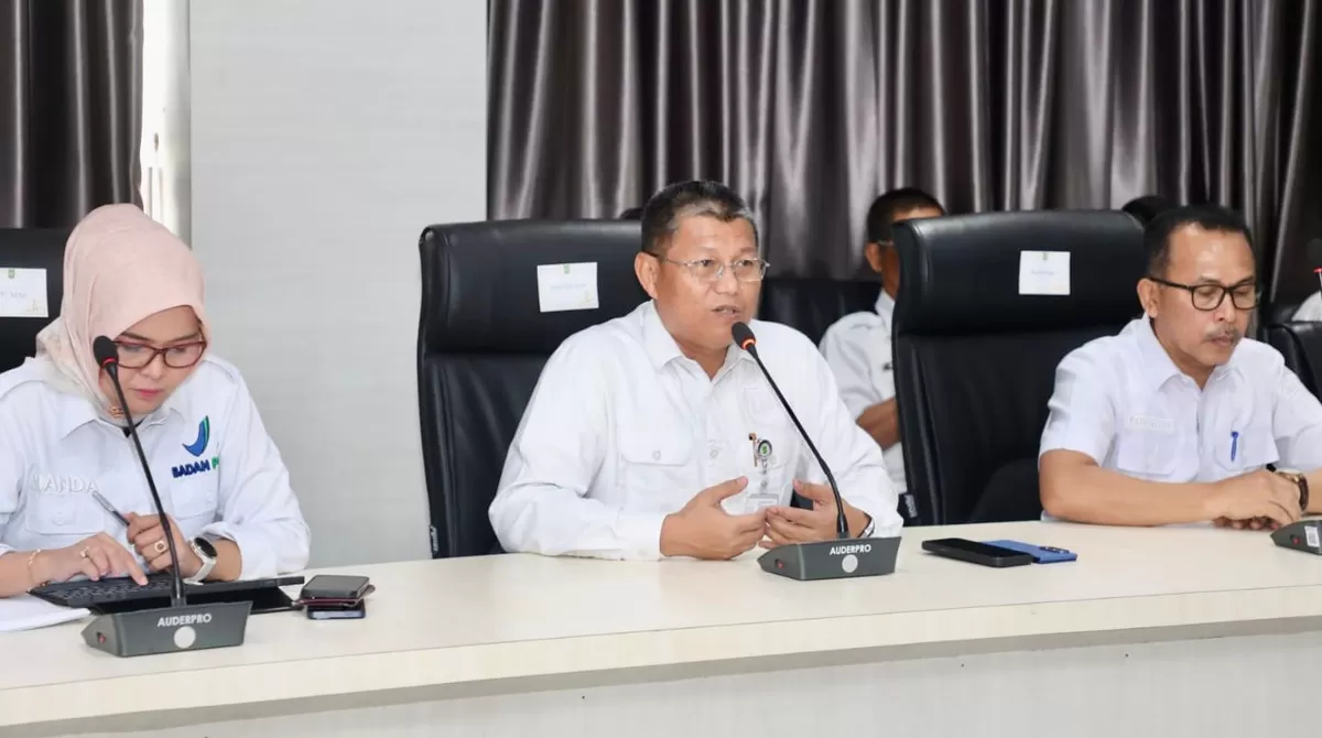 Sekda Kota Batam saat memimpin Rapat Evaluasi Pelaksanaan Program MBG, di Kantor Wali Kota Batam, Rabu 29 April 2026. (Foto:Diskominfo Batam)