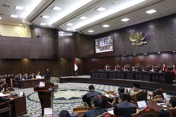 Pakar Politik Ingatkan Elite Politik untuk Terima Putusan MK dengan Lapang Dada (Sumber Foto: instagram.com/@mahkamahkonstitusi)
