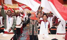 Khofifah Bangga, Program ADEM di Jatim Cetak Generasi Papua Berprestasi Berkarakter