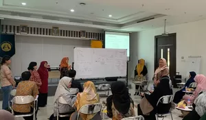 UI Gelar Klinik Pembelajaran Kimia, Puluhan Guru SMA Depok-Bogor Antusias Tingkatkan Kompetensi!