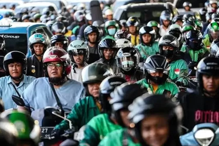 Sejumlah ojol tolak status berubh menjadi karyawan tetap (www.bisik.id)