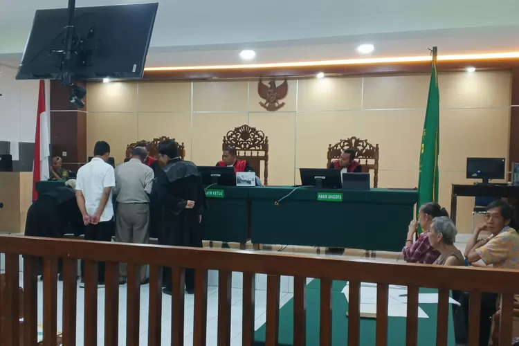 PLEDOI : Sidang sengketa bangunan dan tanah telah memasuki pembacaan pledoi oleh penasehat hukum terdakwa di PN Pekalongan. (KONTENJATENG.COM/Arif Prayoga)