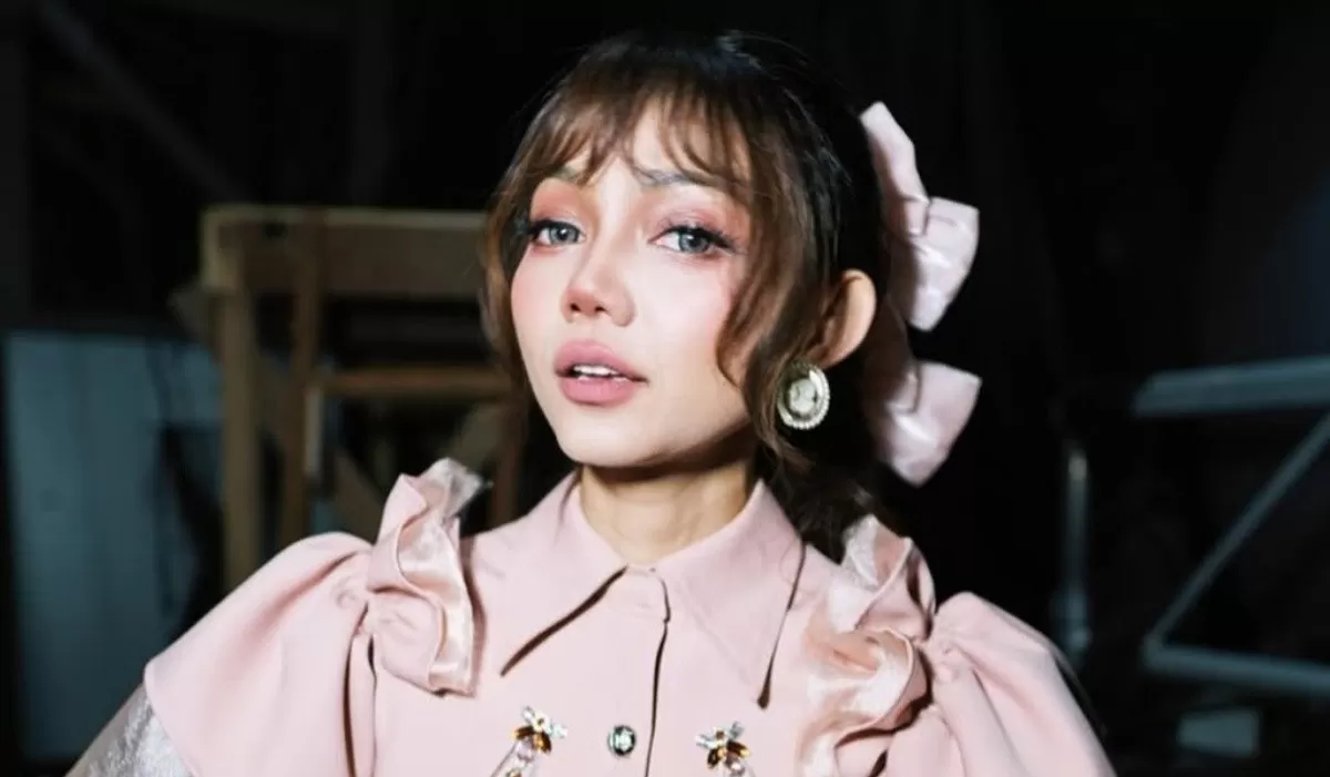 Potret Rina Nose yang ikut meluruskan pemberitaan usai dirinya dituding parodikan Sarwendah di media sosial (Instagram.com/@rinanose16)
