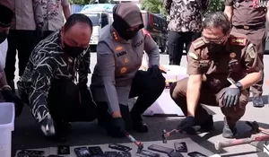 Kajari Semeru Pimpin Pemusnahan Barang Bukti Inkrah, Pemkab Bekasi Ajak APH Tekan Angka Kejahatan