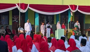 Lurah Gandul Pimpin Upacara HUT RI ke 80 Ajak Warga Jaga Persatuan dan Gotong Royong